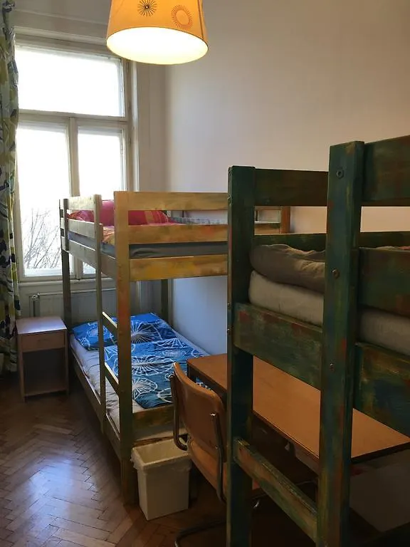 Chichilli Hostel 0*, Vienna Austria