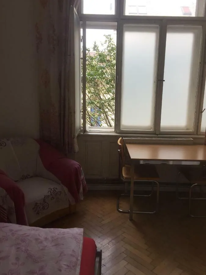 Chichilli Hostel 0*, Vienna